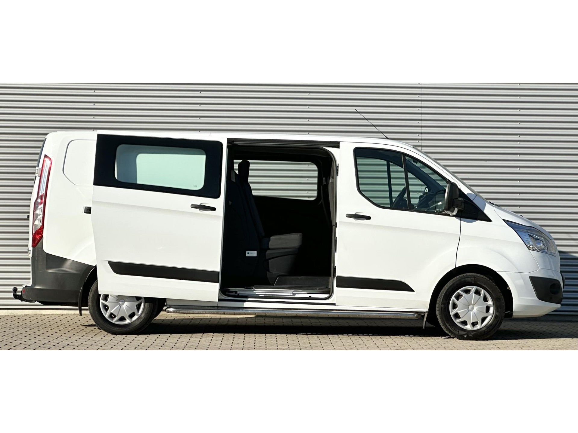 44016993-2.jpg