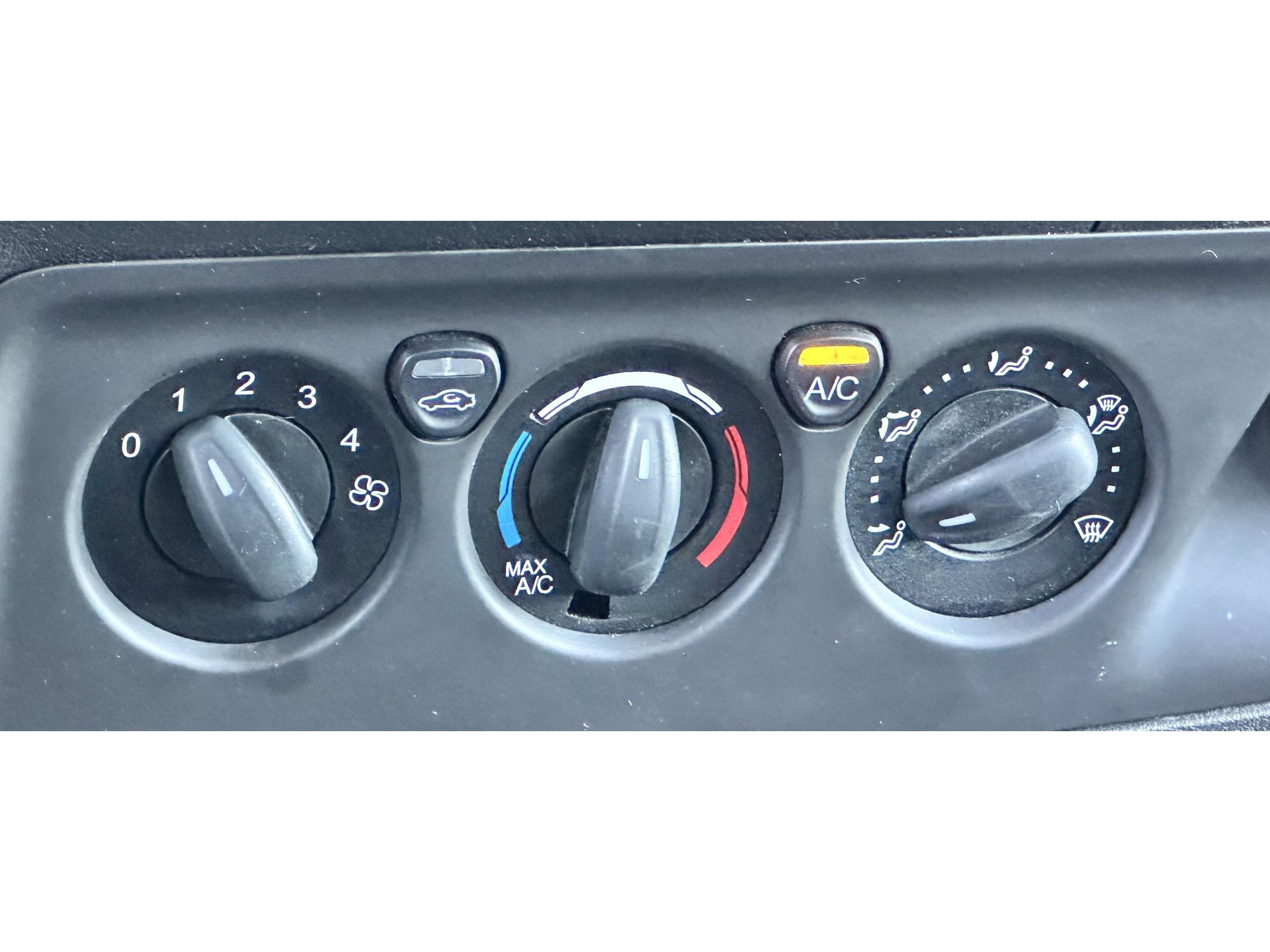 44016993-9.jpg