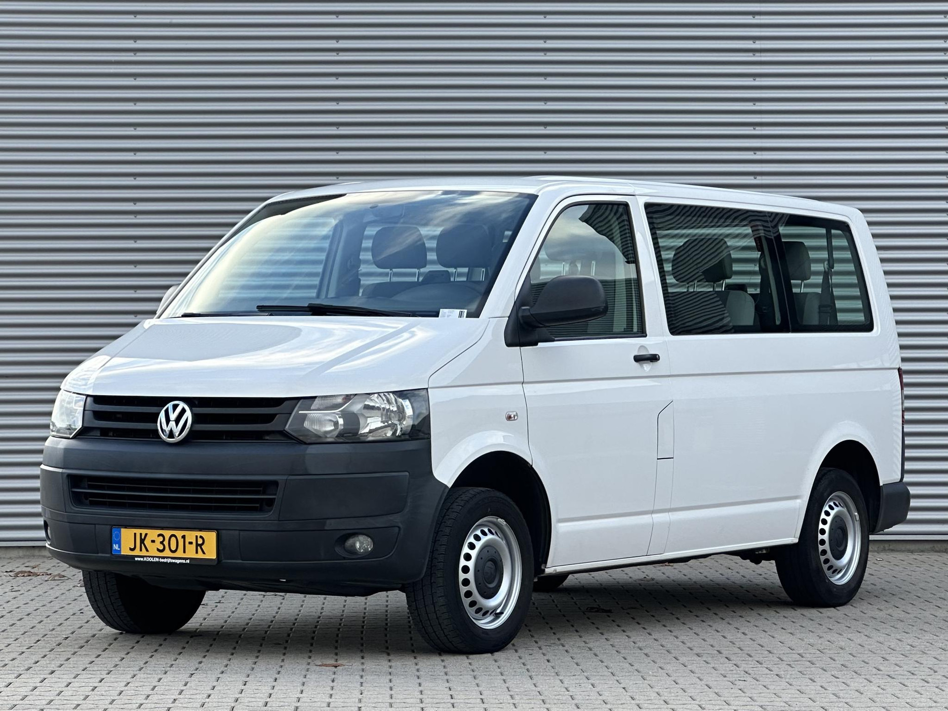 48260204-0.jpg