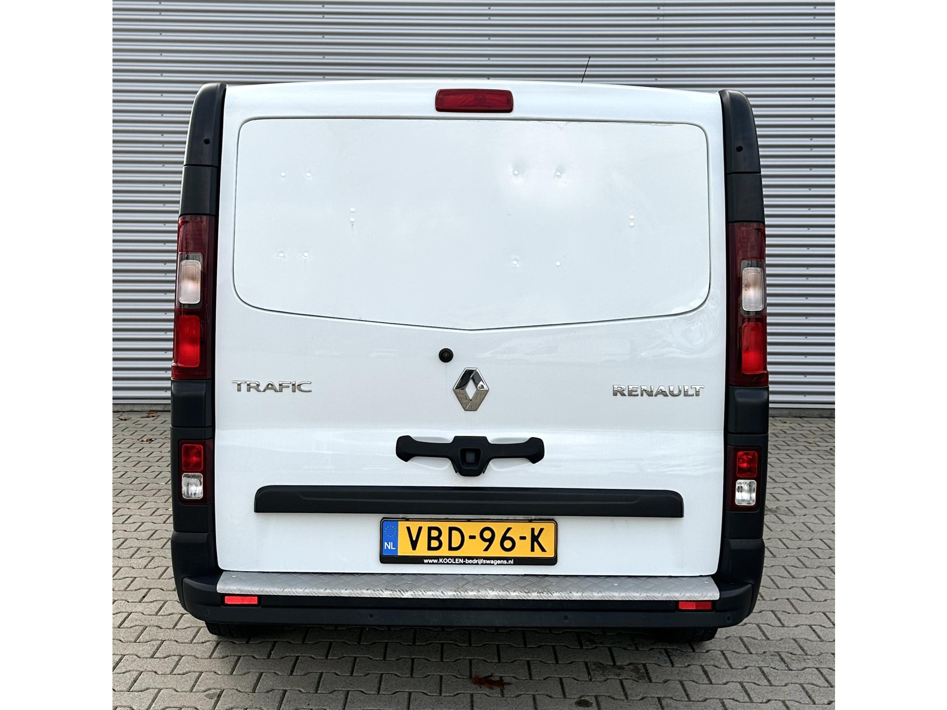 48653931-12.jpg